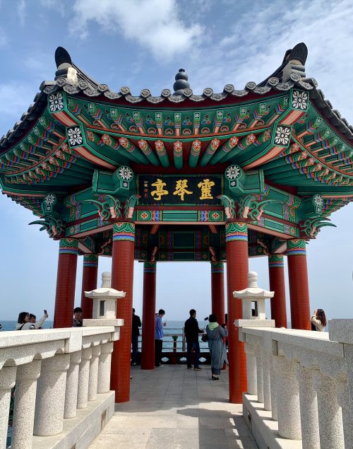 A decorative, colourful pagoda in Sokcho